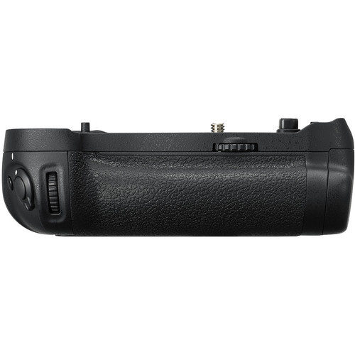 Nikon MB-D18 Multi Power Battery outlets Pack